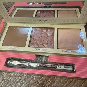 Benefit Hoola Bronzer and Rockateur Blush Set